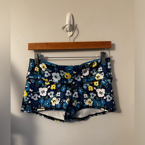Left Coast Vibes Floral Shorts - Picture 1 of 7